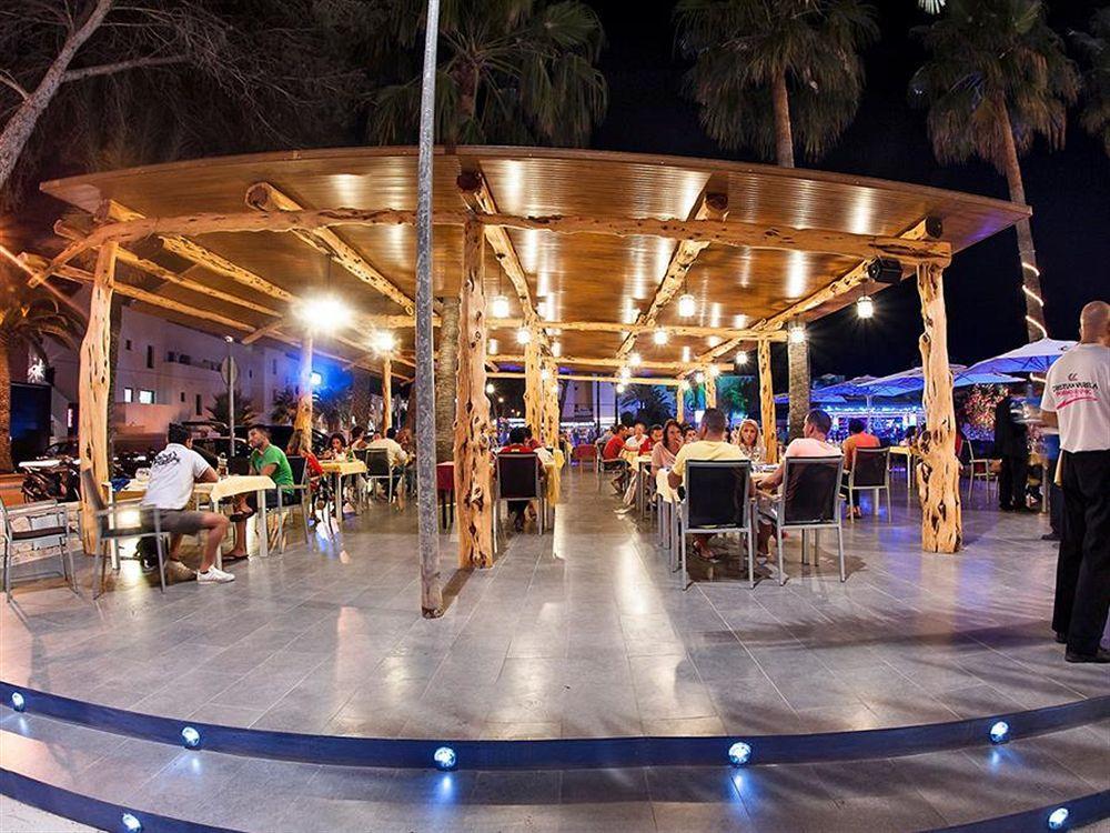 Apartamentos Bora Bora - Adults Only Playa d'en Bossa Ngoại thất bức ảnh