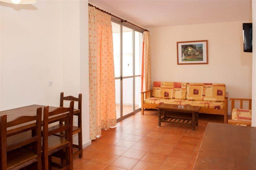 Apartamentos Bora Bora - Adults Only Playa d'en Bossa Ngoại thất bức ảnh